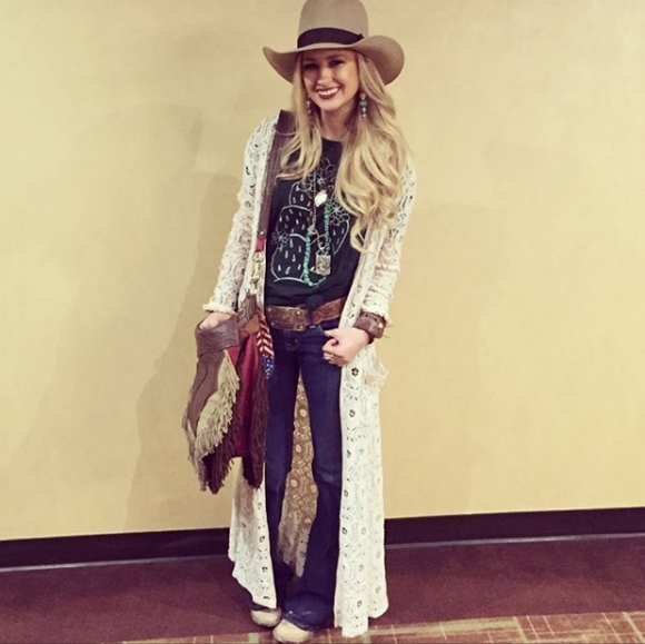 Ivory Duster - Picture 11 of 11